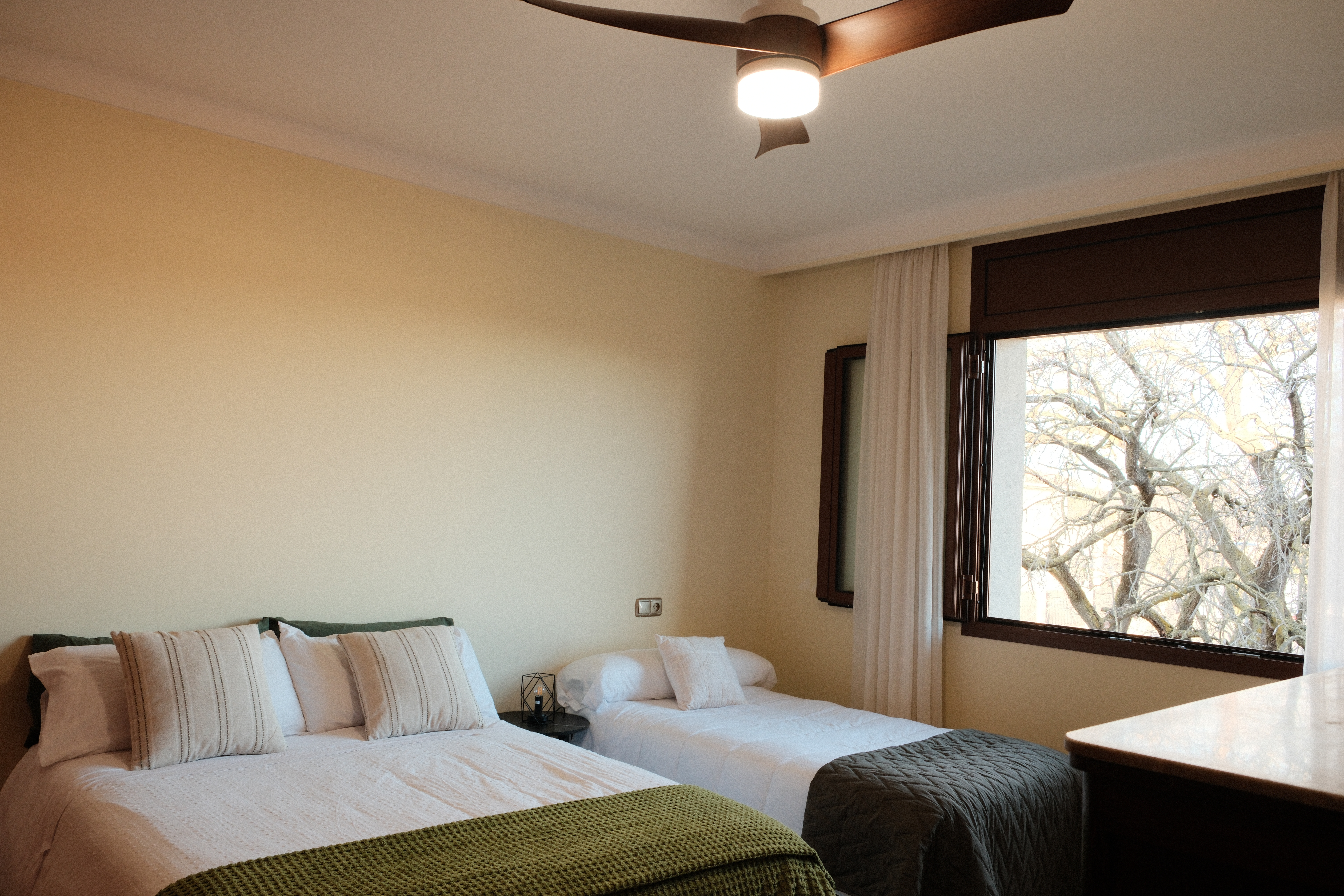 Habitació amb finestra